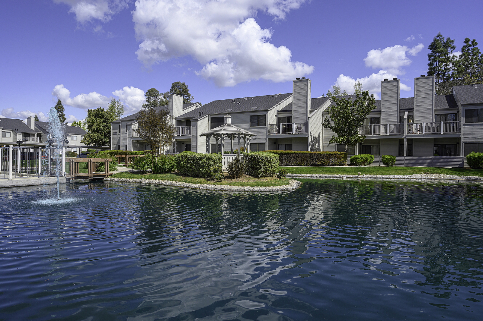 Contact Lakeside Apartments to Schedule a Visit